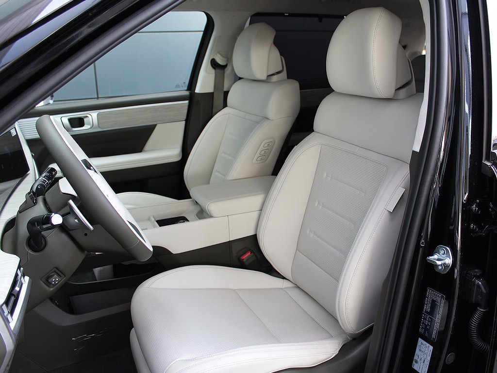 Hyundai Santa Fe 1,6 T-GDI HEV 4x4 7 míst MR26 CALLIGRAPHY