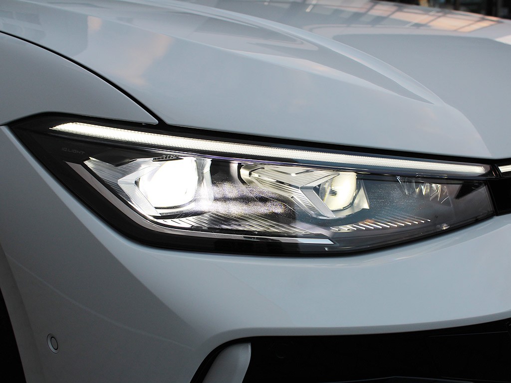 Volkswagen Passat 2,0 TDI 110 kW 7DSG 110KW/150PS R-Line
