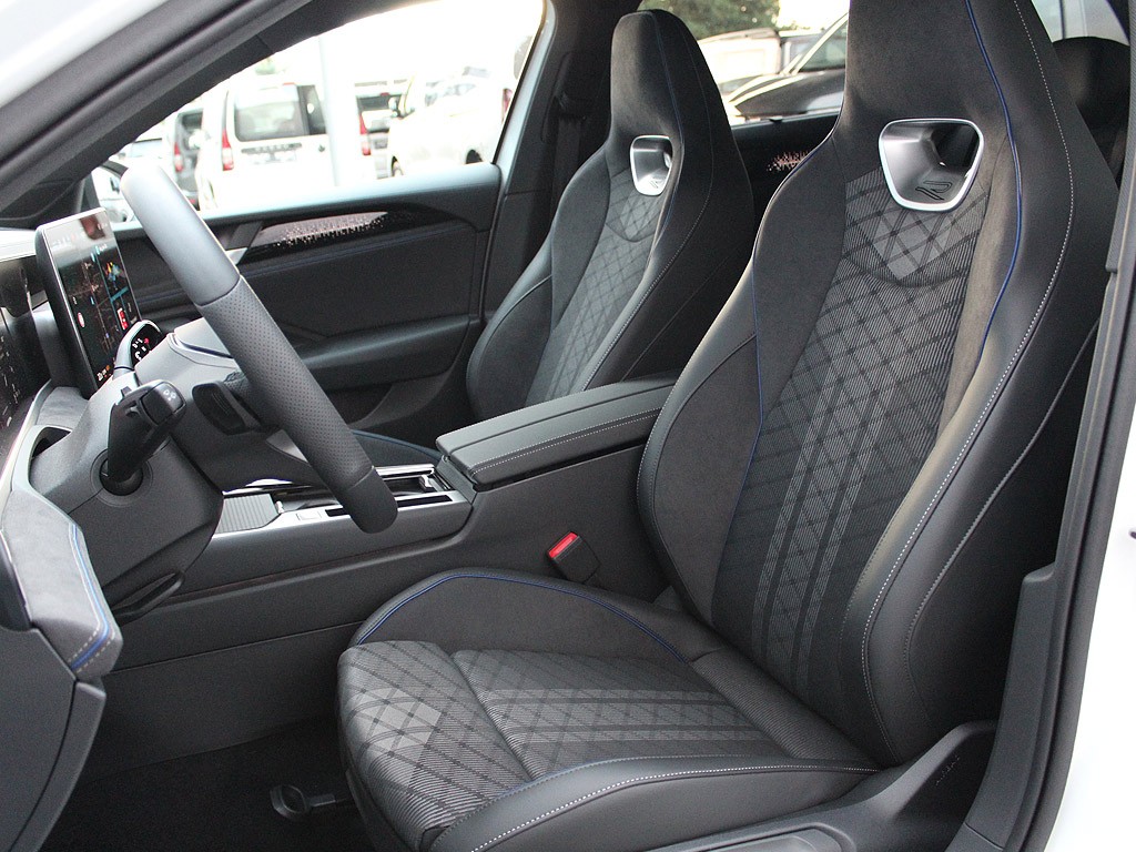 Volkswagen Passat 2,0 TDI 110 kW 7DSG 110KW/150PS R-Line