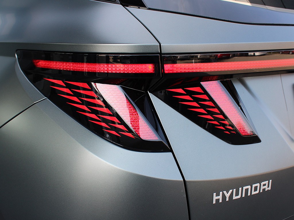 Hyundai Tucson 1,6 T-GDI 4x4 MHEV MR25 EDICE 20 YEARS LUXURY