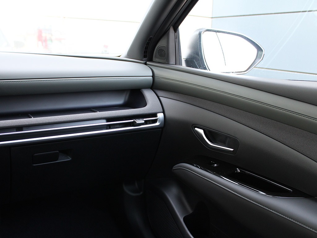 Hyundai Tucson 1,6 T-GDI 4x4 MHEV MR25 EDICE 20 YEARS LUXURY