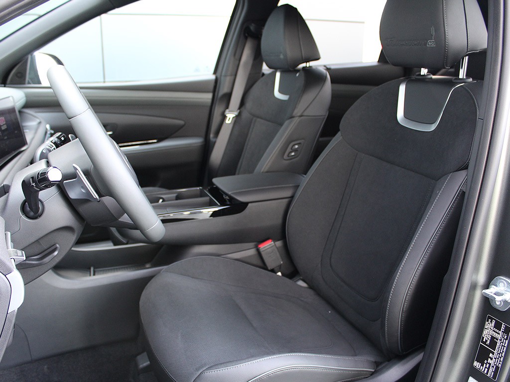 Hyundai Tucson 1,6 T-GDI 4x4 MHEV MR25 EDICE 20 YEARS LUXURY