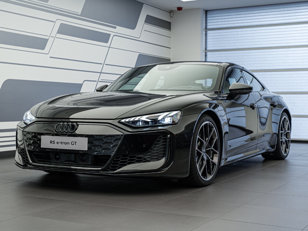 Audi e-tron GT  RS performance (620kW/843k) Automatik