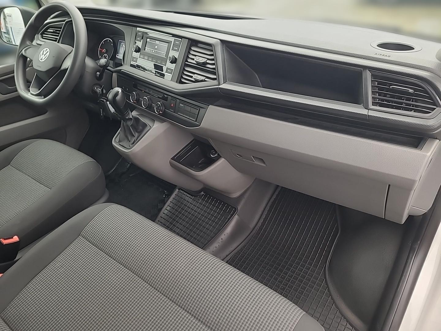 Volkswagen Transporter 2.0 TDI / 110 kW DSG 9 míst