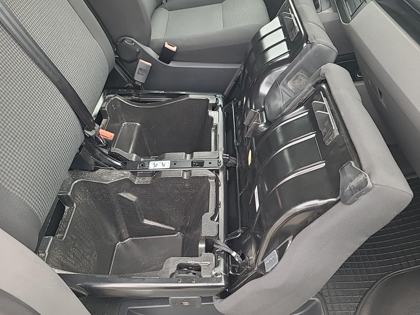 Volkswagen Transporter 2.0 TDI / 110 kW DSG 9 míst