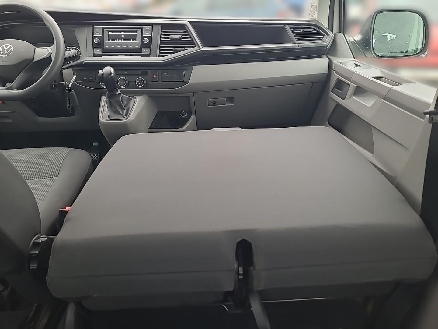 Volkswagen Transporter 2.0 TDI / 110 kW DSG 9 míst