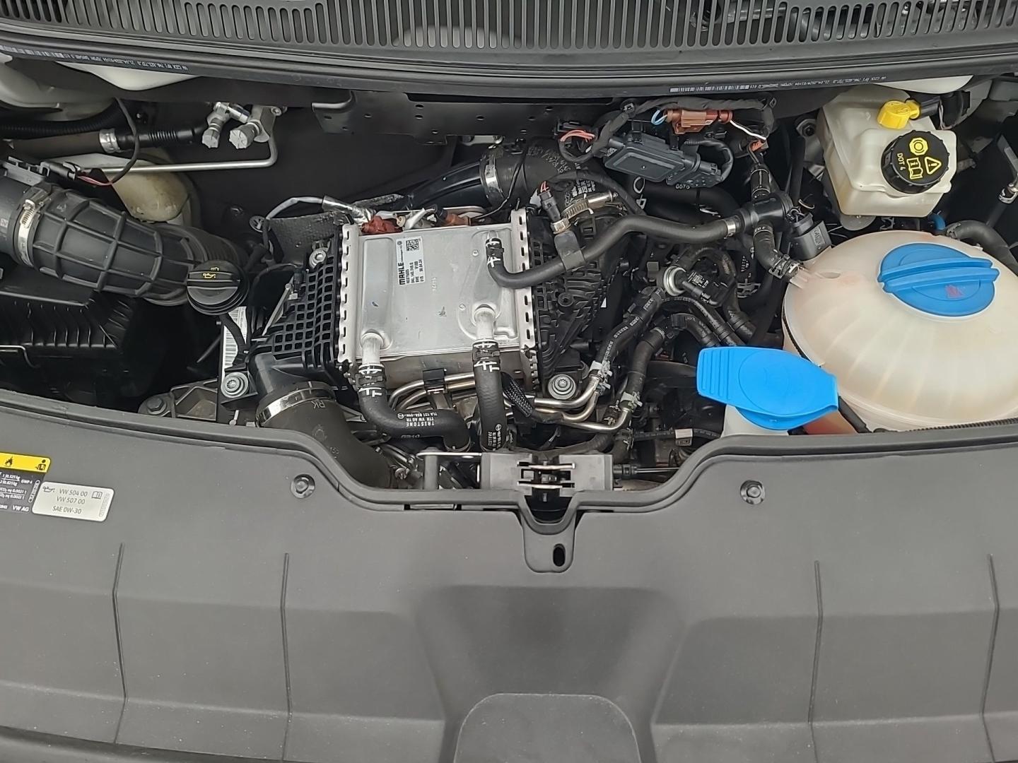 Volkswagen Transporter 2.0 TDI / 110 kW DSG 9 míst