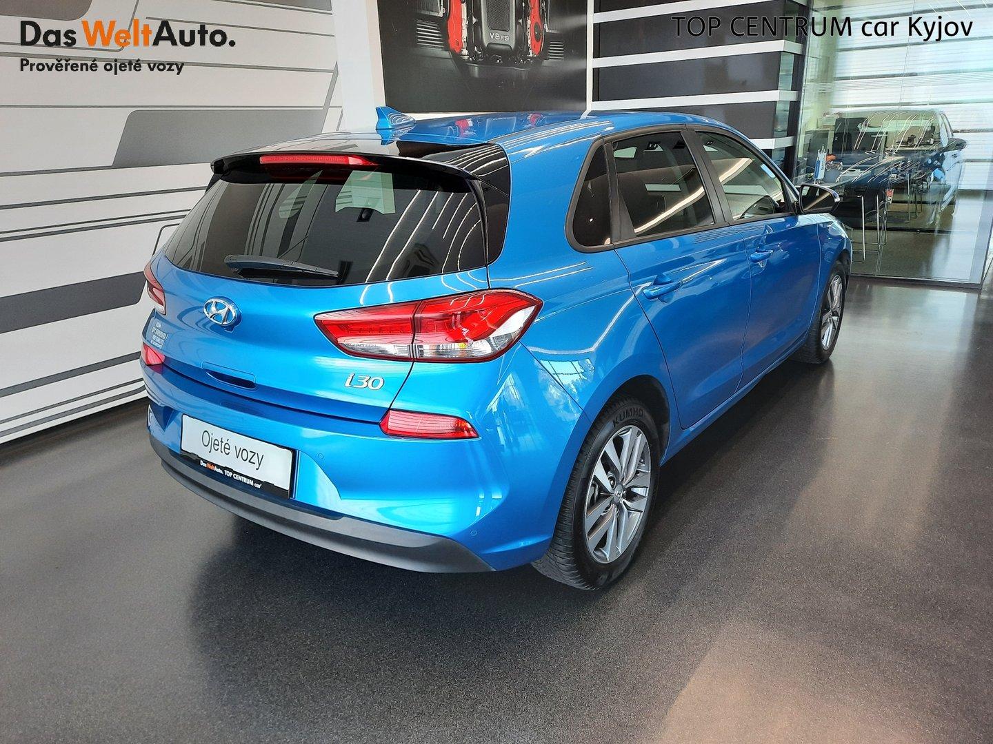 Hyundai i30 1.6 CRDI (81kW/110k), Automat Trikolor