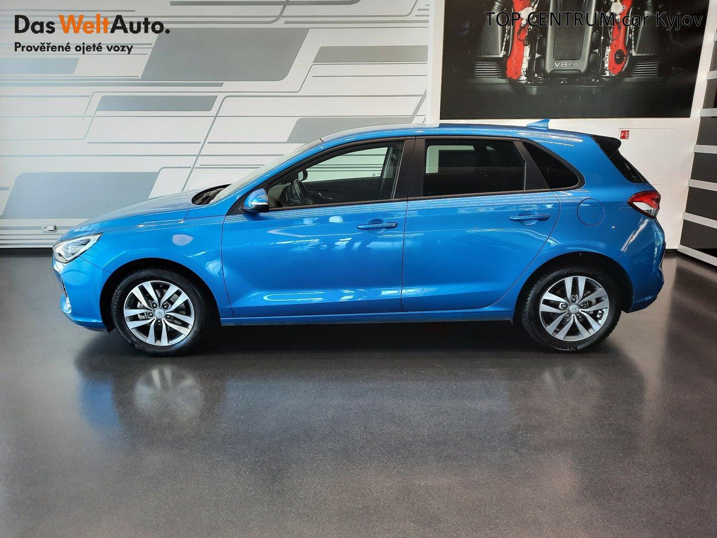 Hyundai i30 1.6 CRDI (81kW/110k), Automat Trikolor