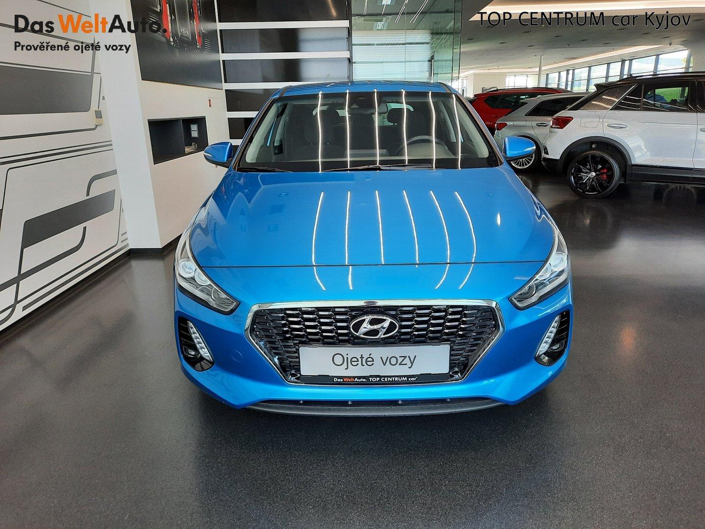 Hyundai i30 1.6 CRDI (81kW/110k), Automat Trikolor