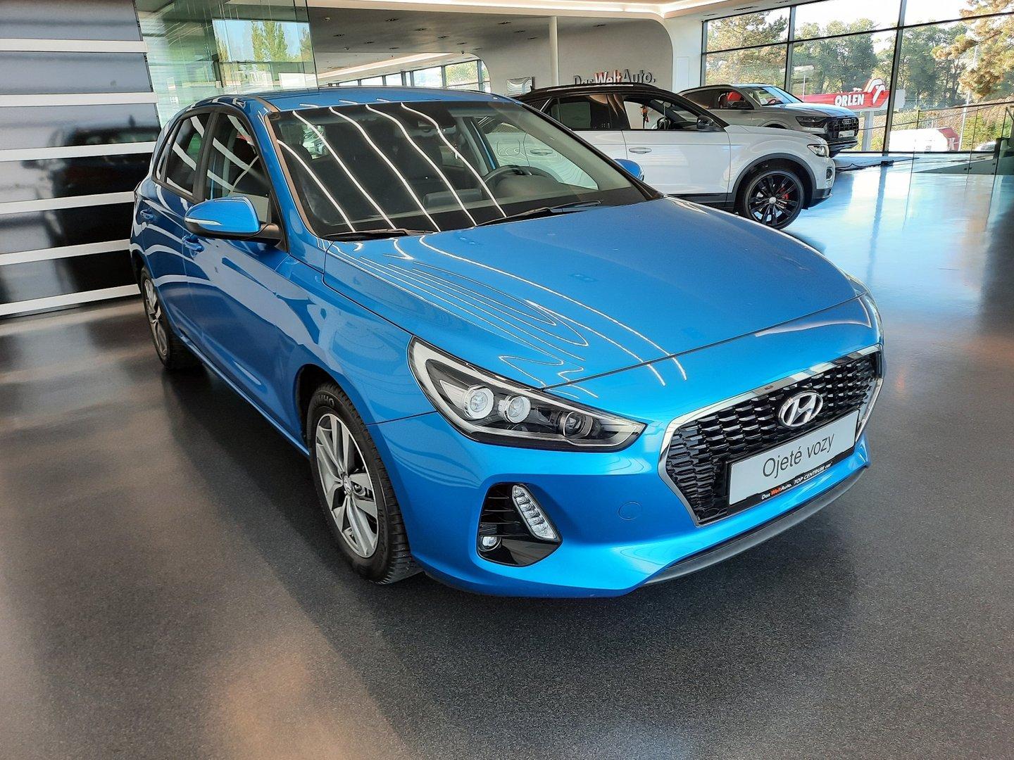 Hyundai i30 1.6 CRDI (81kW/110k), Automat Trikolor