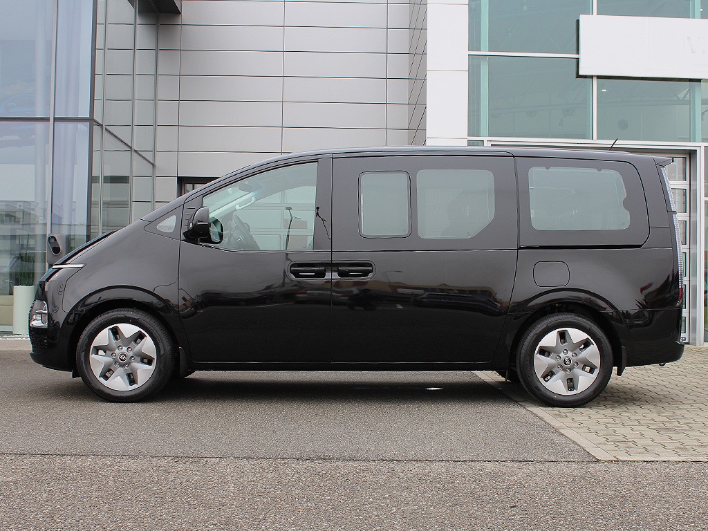 Hyundai Staria 1,6 T-GDI 4x2 9míst