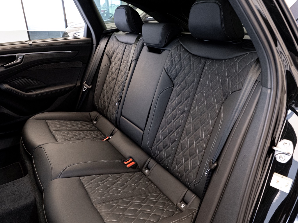 Audi A6 Avant NEW 3.0 TDI quattro (220kW/299k) S tronic