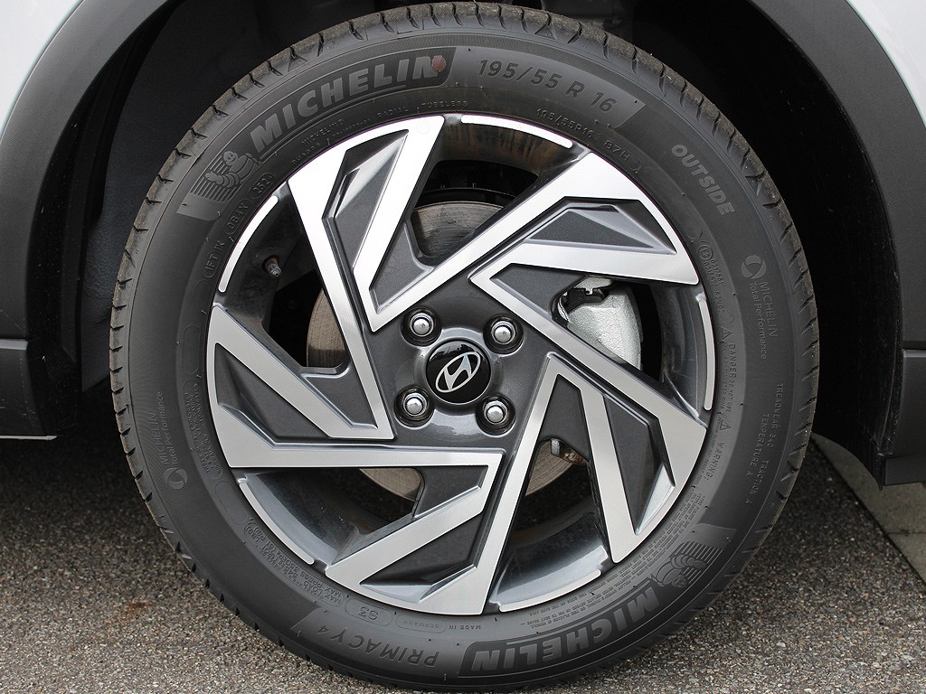 Hyundai Bayon 1,2I MR25 GO WINTER!