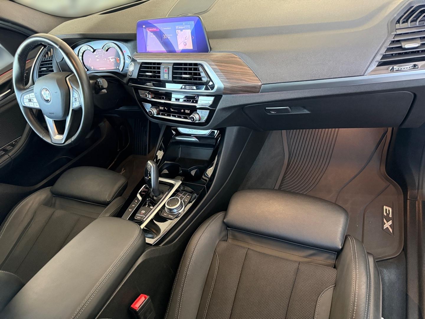 BMW X3 2,0 i / 135 kW xDRIVE AT