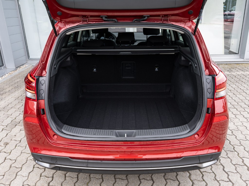 Hyundai i30 kombi 1,6 T-GDI MR26 STYLE SAFETY