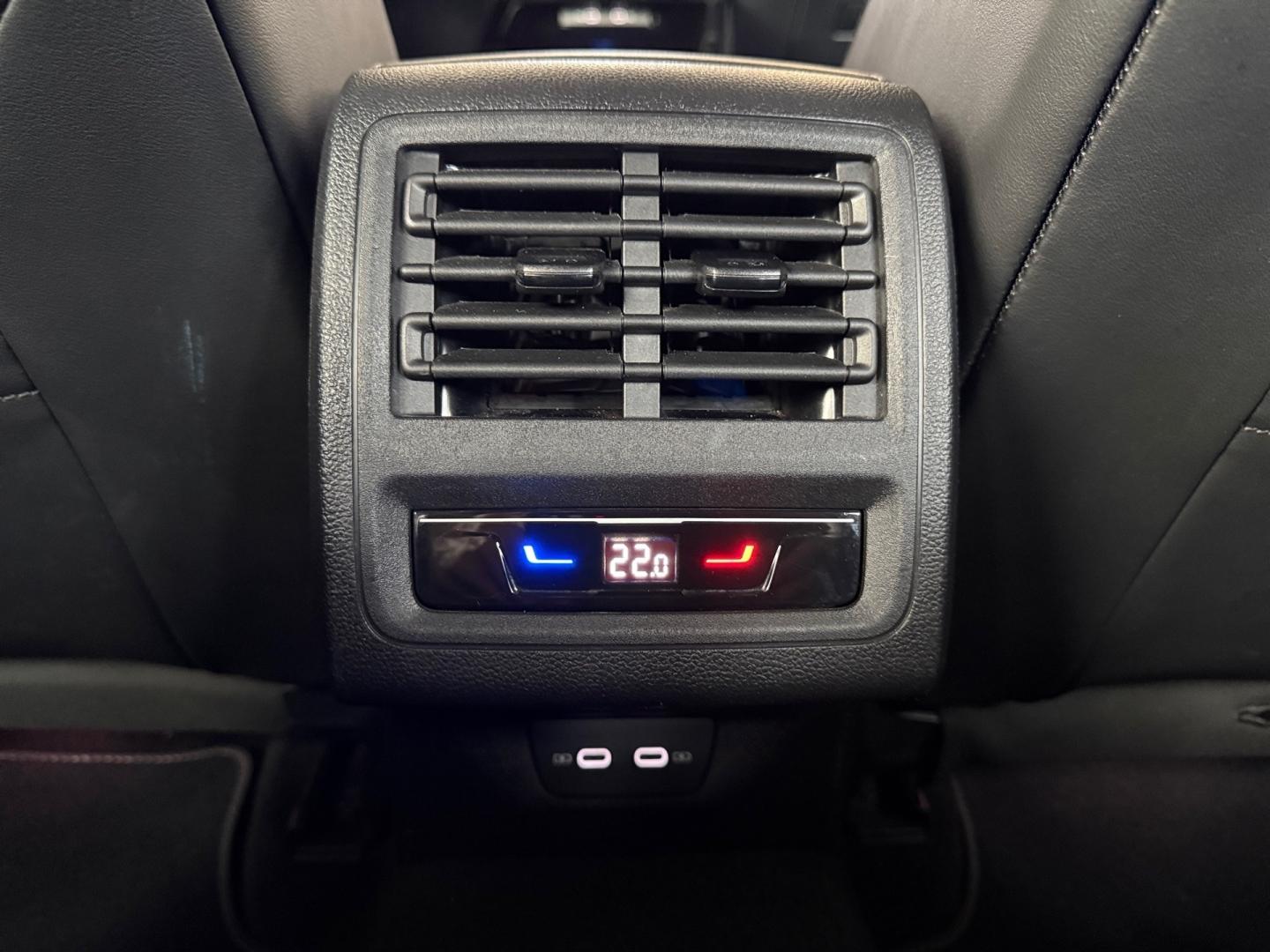Volkswagen Golf Variant 1,5 eTSI / 110 kW R-line DSG MHEV