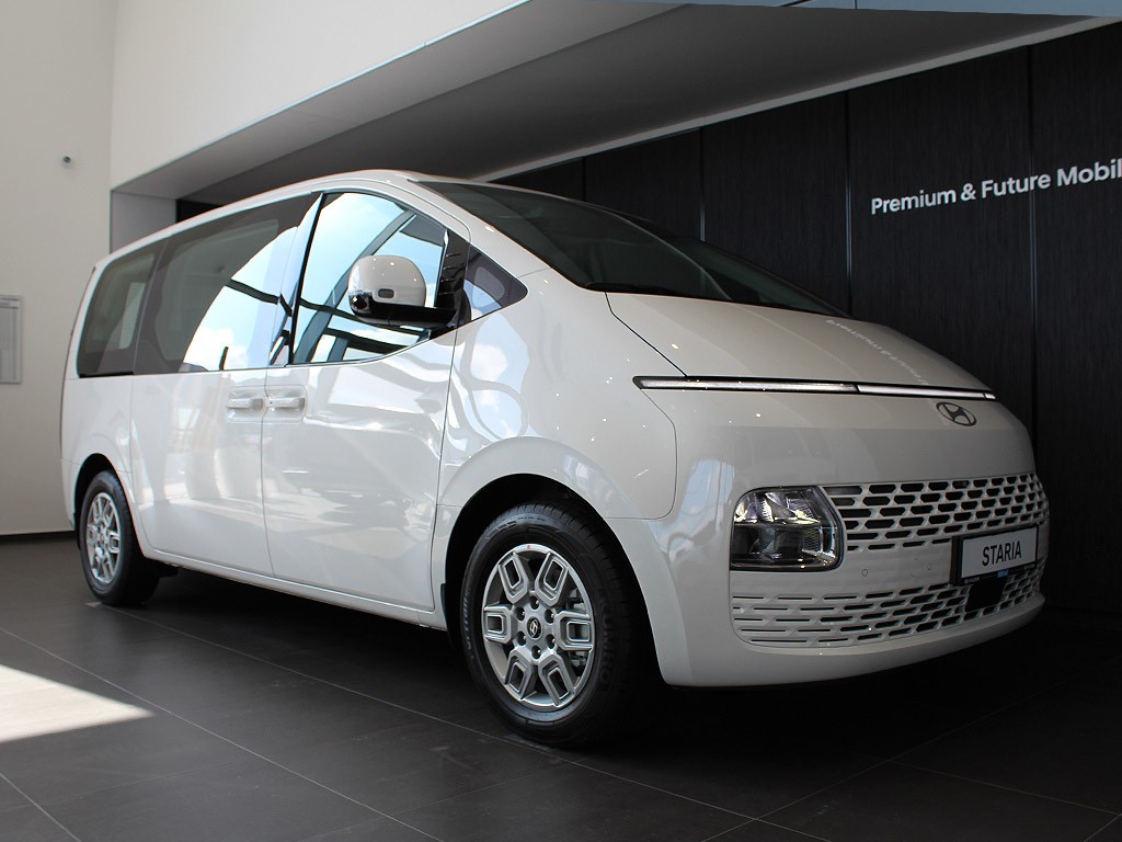 Hyundai Staria 1,6 T-GDI HEV 9 míst SMART