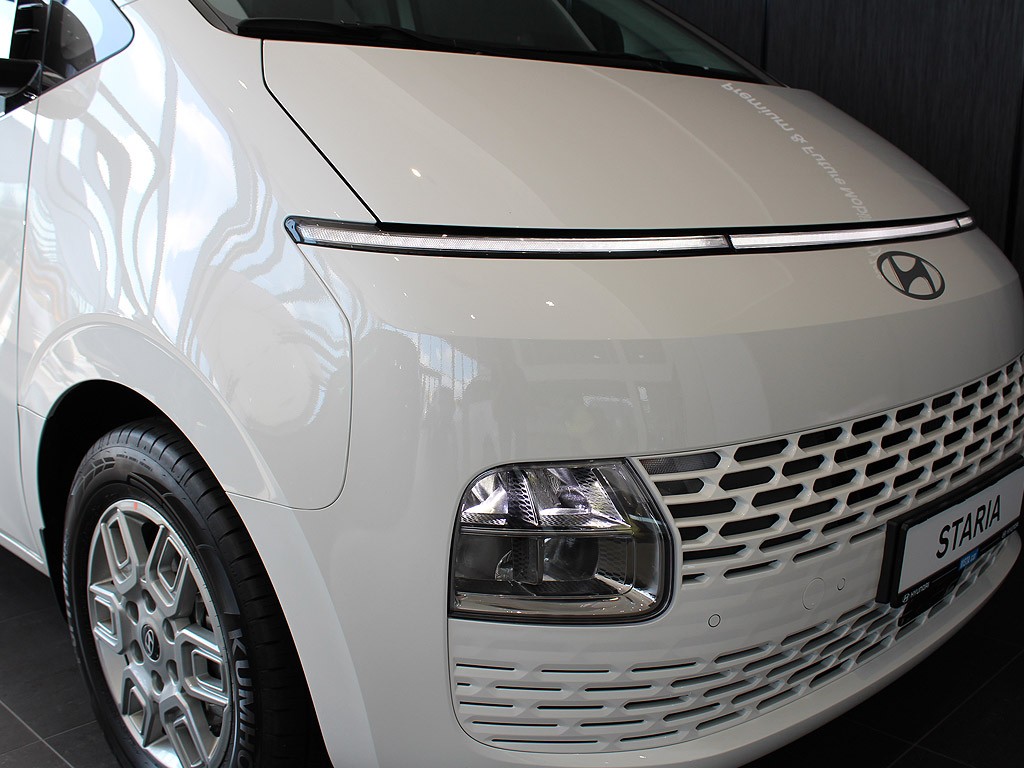 Hyundai Staria 1,6 T-GDI HEV 9 míst SMART