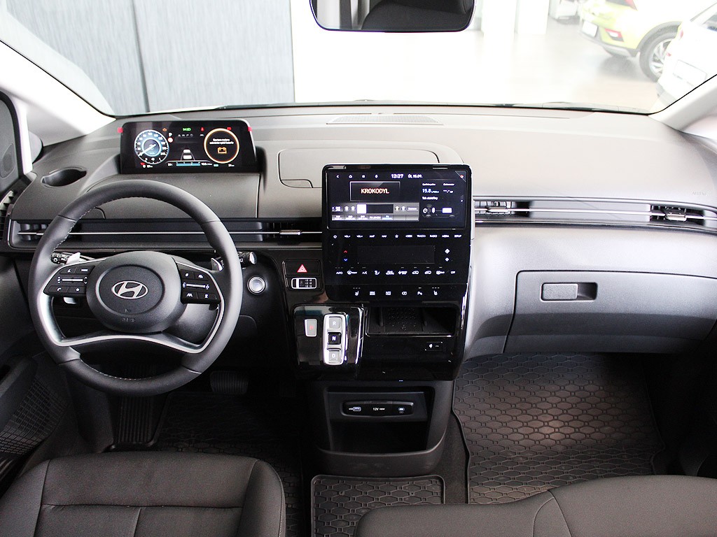 Hyundai Staria 1,6 T-GDI HEV 9 míst SMART