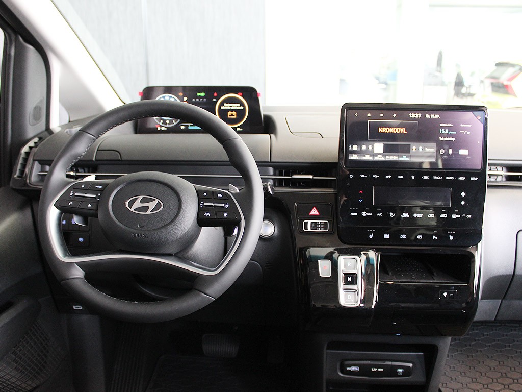 Hyundai Staria 1,6 T-GDI HEV 9 míst SMART