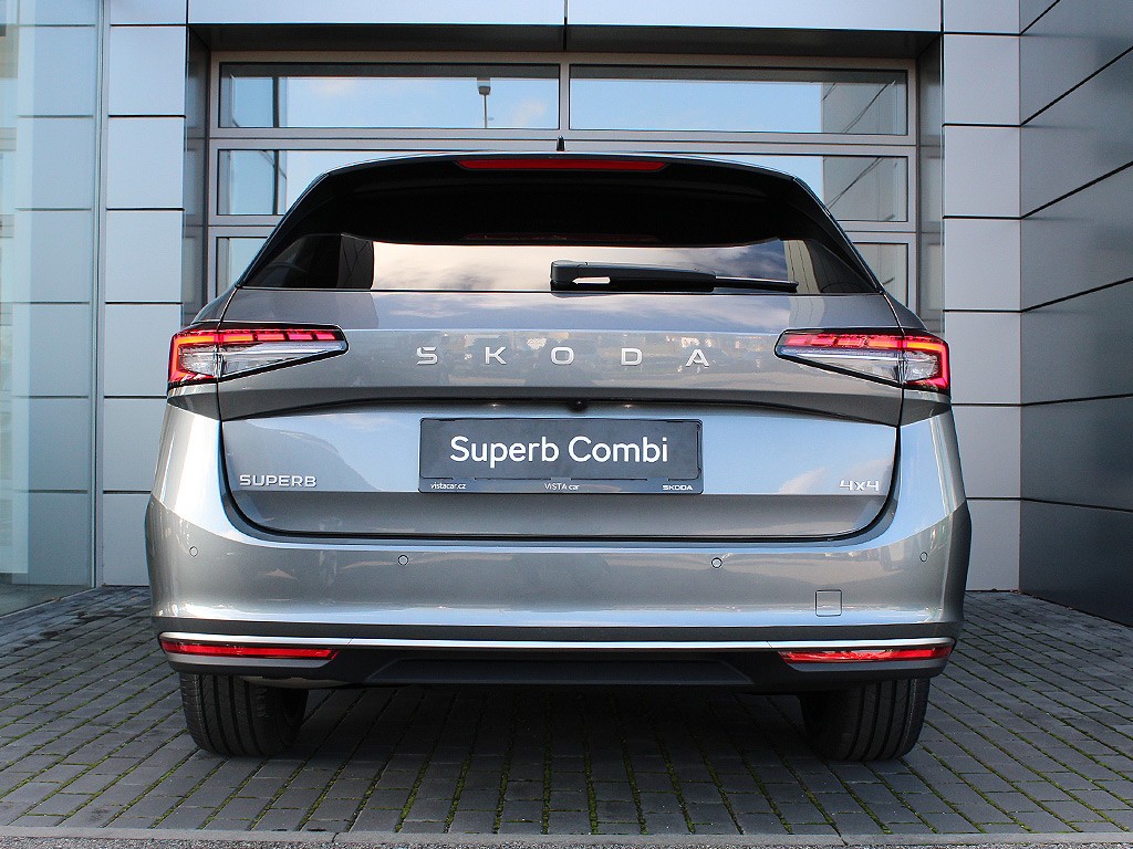 Škoda Superb Combi 2,0TDI 142kW 7-stup. DSG 4x4 Laurin & Klement