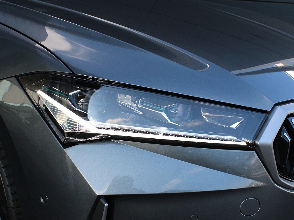 Škoda Superb Combi 2,0TDI 142kW 7-stup. DSG 4x4 Laurin & Klement