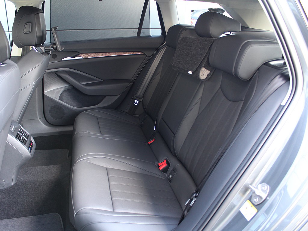 Škoda Superb Combi 2,0TDI 142kW 7-stup. DSG 4x4 Laurin & Klement