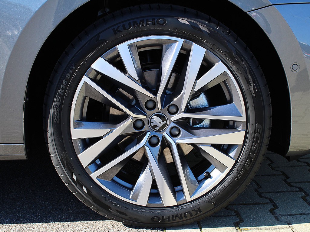 Škoda Octavia Combi 2,0TDI 110kW 7-stup. DSG Exclusive