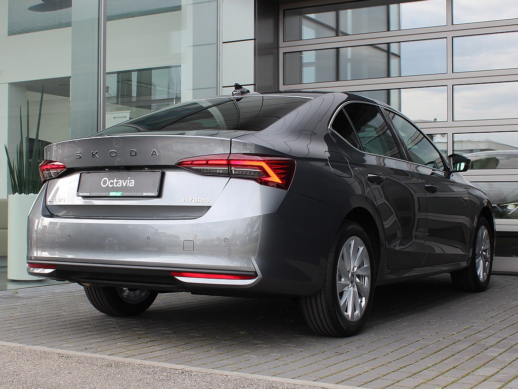 Škoda Octavia 1,5TSI m-HEV 110kW 7-stup. DSG Top Selection