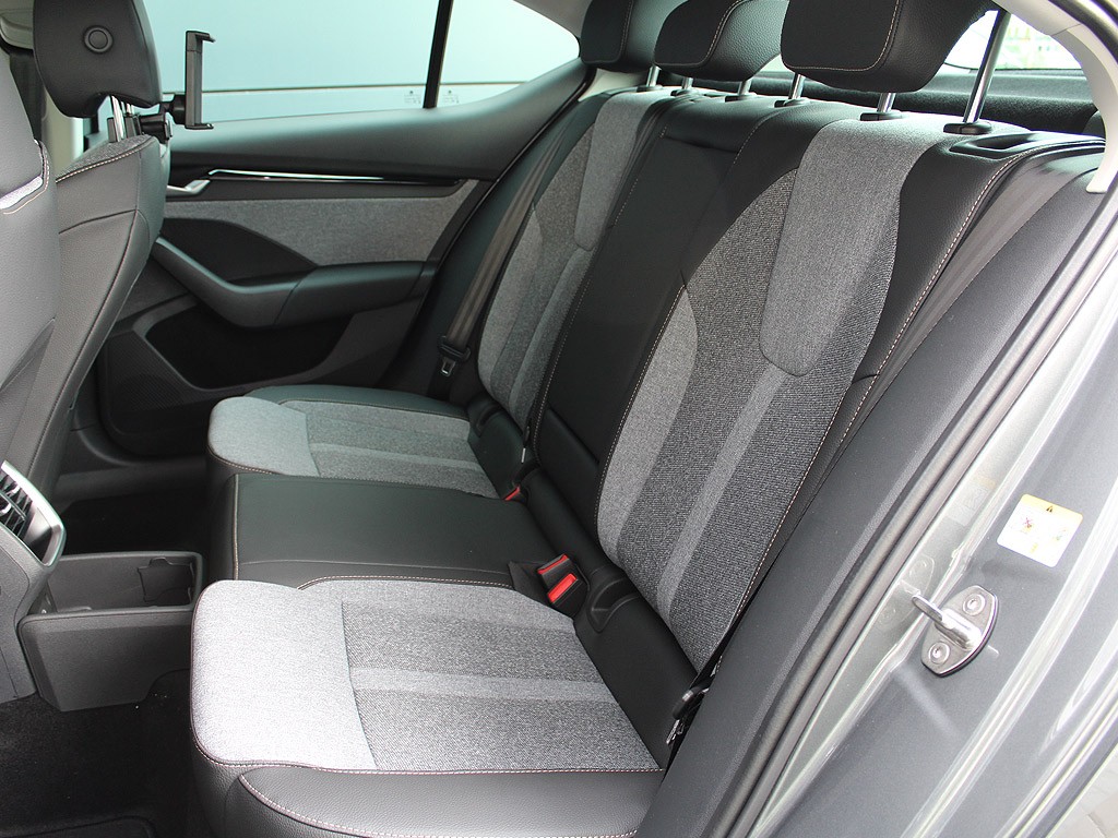 Škoda Octavia 1,5TSI m-HEV 110kW 7-stup. DSG Top Selection