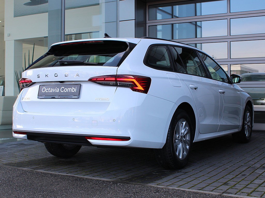 Škoda Octavia Combi 1,5TSI 110kW m-HEV 7-stup. DSG Selection