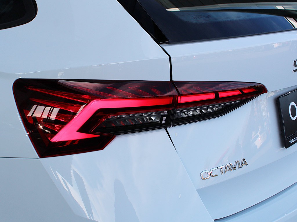 Škoda Octavia Combi 1,5TSI 110kW m-HEV 7-stup. DSG Selection