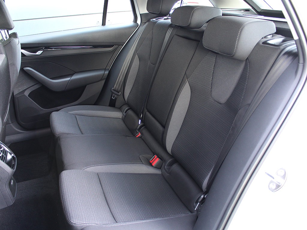 Škoda Octavia Combi 1,5TSI 110kW m-HEV 7-stup. DSG Selection