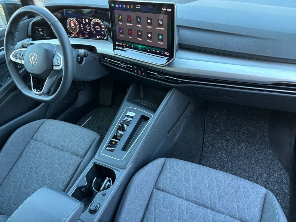 Volkswagen Golf 1,5 TSI / 150 kW eHybrid People DSG