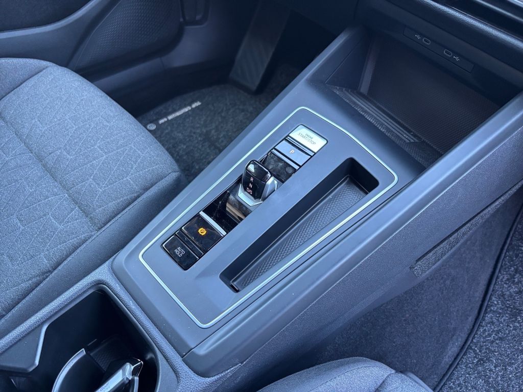 Volkswagen Golf 1,5 TSI / 150 kW eHybrid People DSG