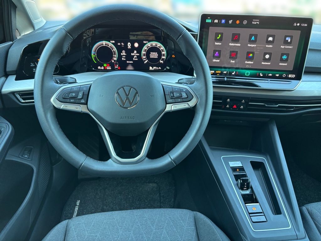 Volkswagen Golf 1,5 TSI / 150 kW eHybrid People DSG