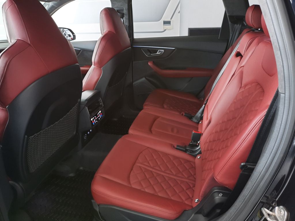 Audi SQ7 4.0 TDI quattro (320kW/435k) Tiptonic, 7míst