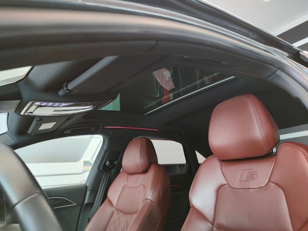 Audi S8 4.0 TFSI quattro (420kW/572k) Tiptronic