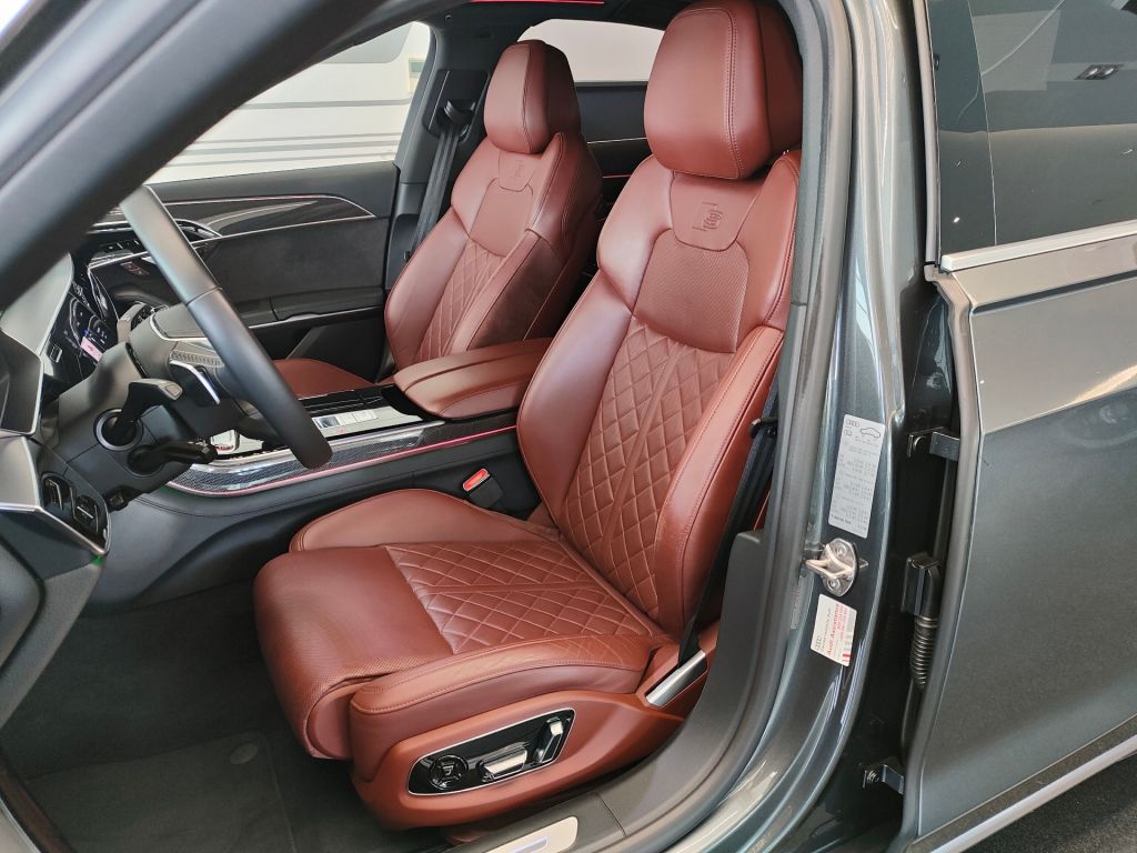 Audi S8 4.0 TFSI quattro (420kW/572k) Tiptronic