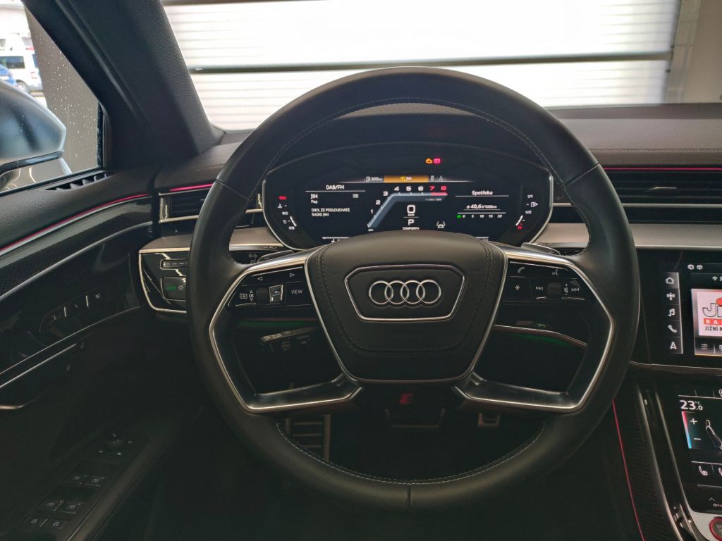 Audi S8 4.0 TFSI quattro (420kW/572k) Tiptronic
