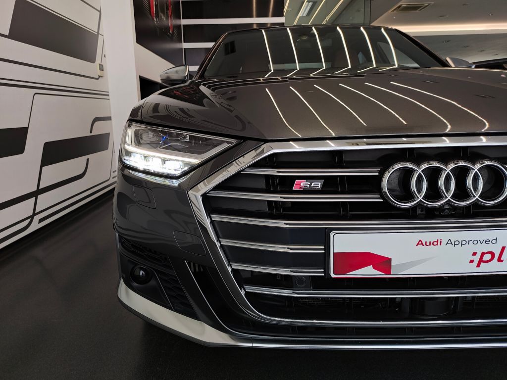 Audi S8 4.0 TFSI quattro (420kW/572k) Tiptronic