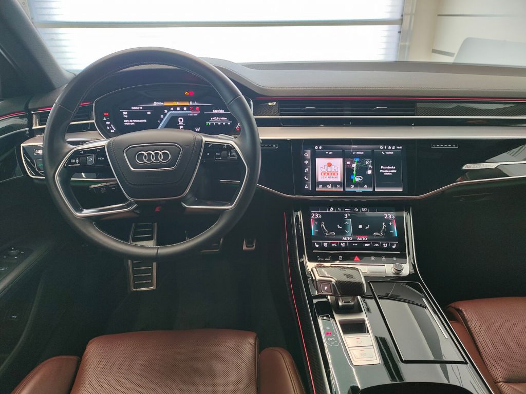 Audi S8 4.0 TFSI quattro (420kW/572k) Tiptronic