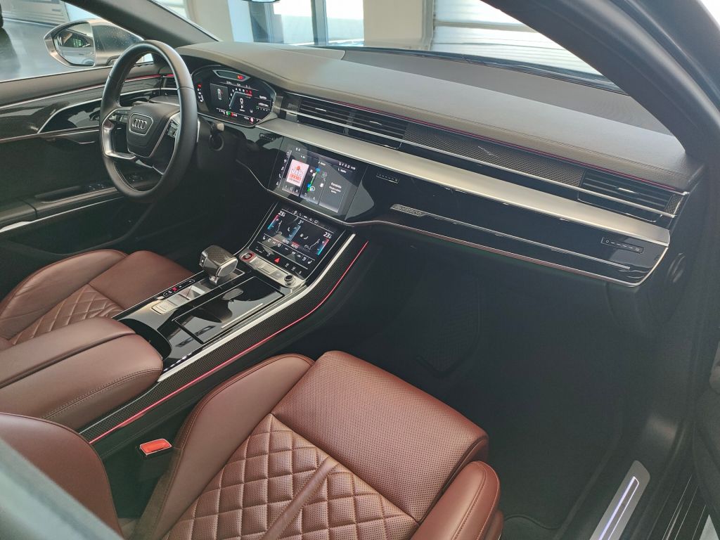 Audi S8 4.0 TFSI quattro (420kW/572k) Tiptronic