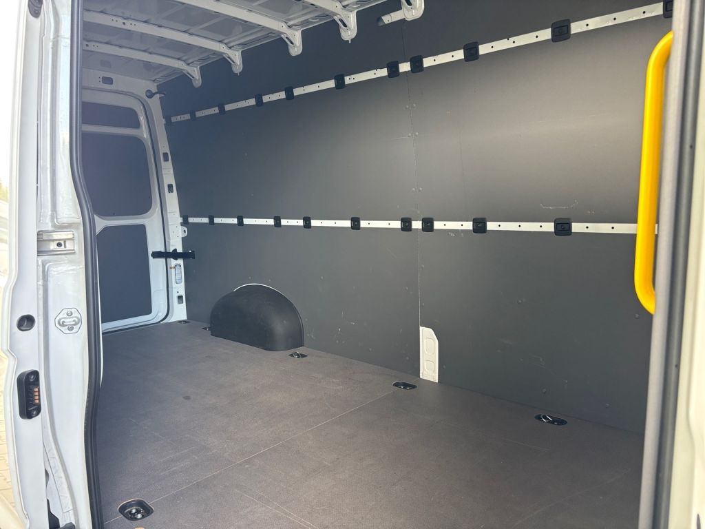 Volkswagen Crafter - skříňový vůz 2,0 TDI / 103 kW