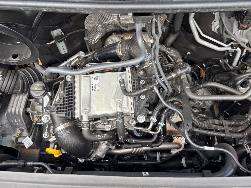 Volkswagen Crafter - skříňový vůz 2,0 TDI / 103 kW
