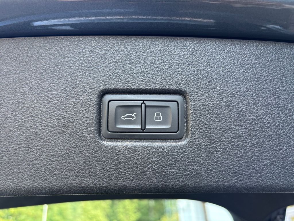 Audi Q5 2,0 TSI / 220 kW S LINE QUATTRO DSG PHEV