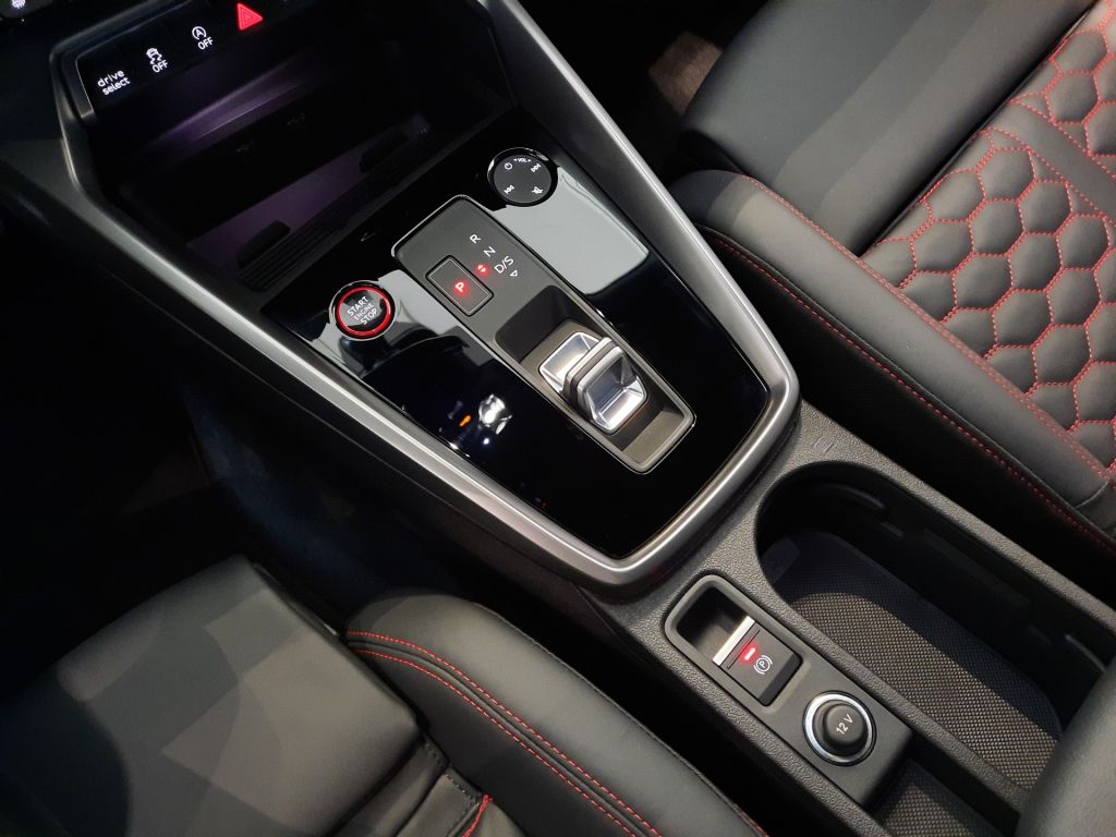 Audi RS3 Sportback 2.5 TFSI quattro (294kW/400k)