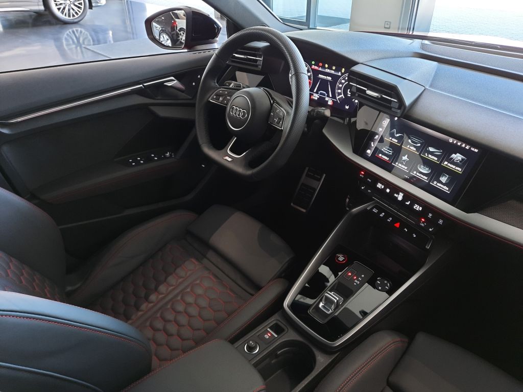 Audi RS3 Sportback 2.5 TFSI quattro (294kW/400k)