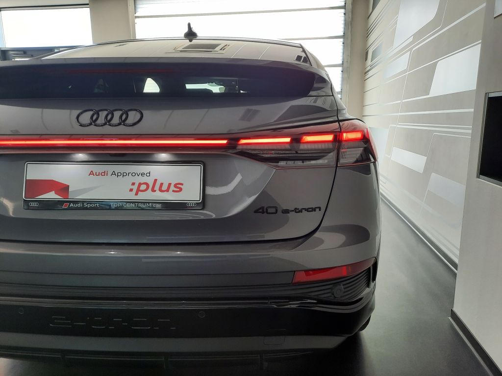 Audi Q4 e-tron 40 Sportback (150kW/204k)